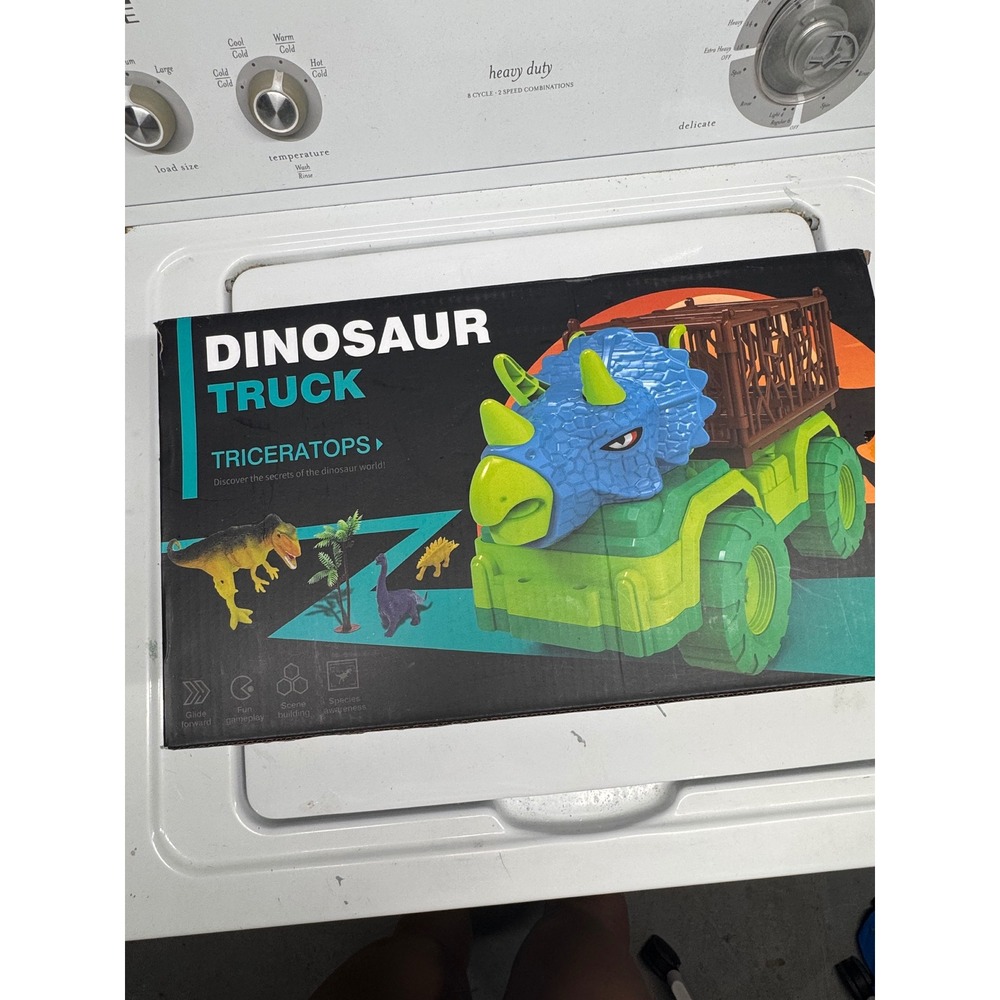 Dinosor truck